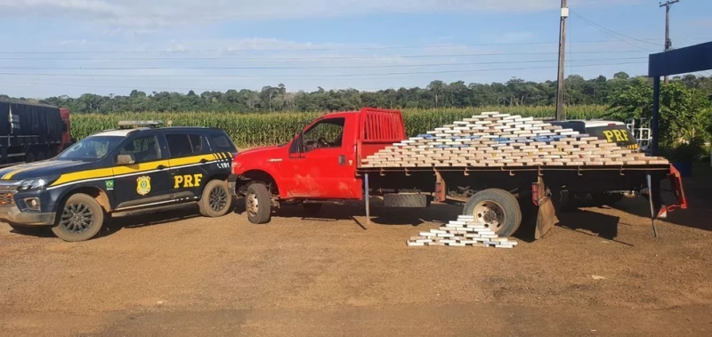 PRF apreende caminhão transportando mais de 200 Kg de cocaína em Vilhena