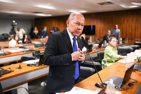 Deputado Coronel Chrisóstomo cobra respostas em oitiva da CPMI do INSS e critica silêncio de investigado